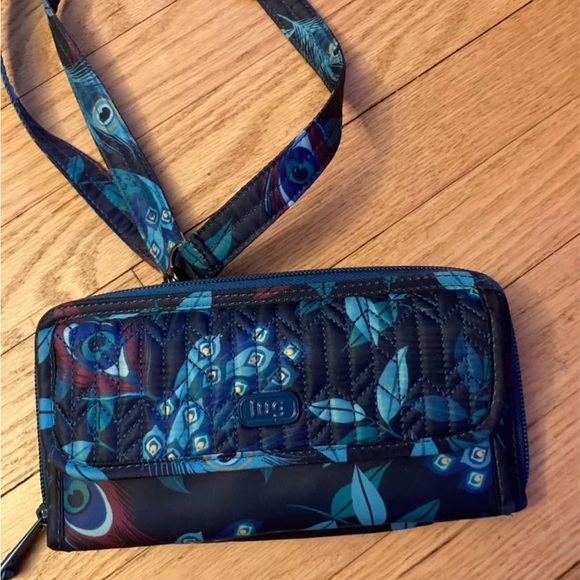 lug Handbags - Blue Floral Quilted Wristlet Wallet